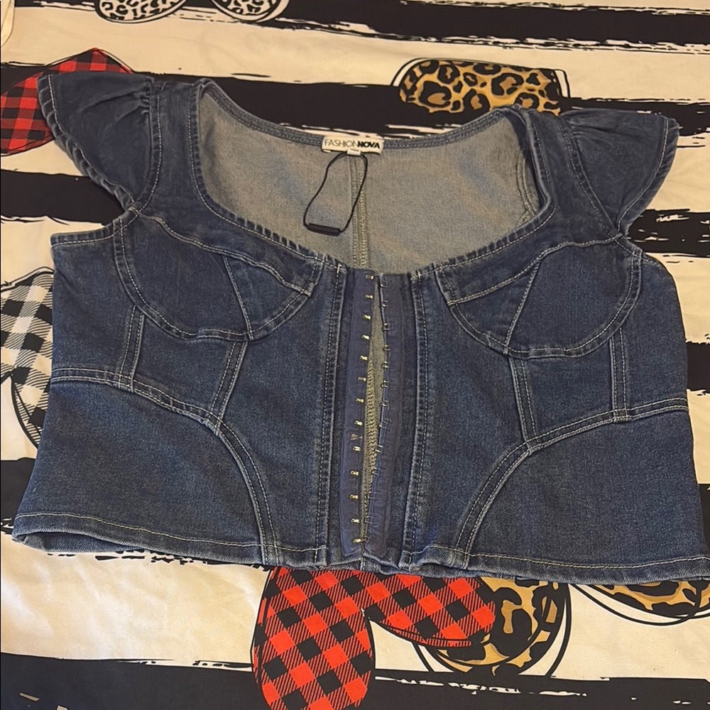 Fashion Nova women’s cropped jean top